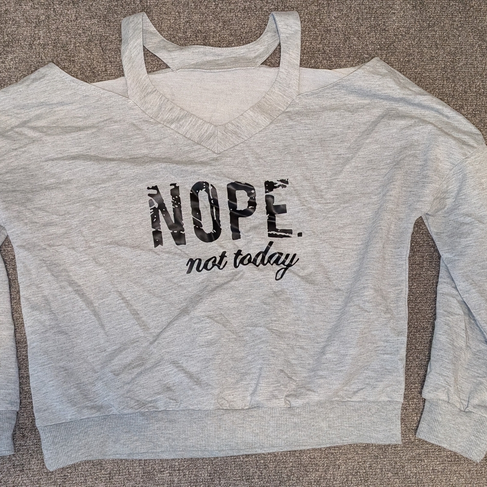 SHEIN Light Gray Off-Shoulder Sweatshirt with Black Print
